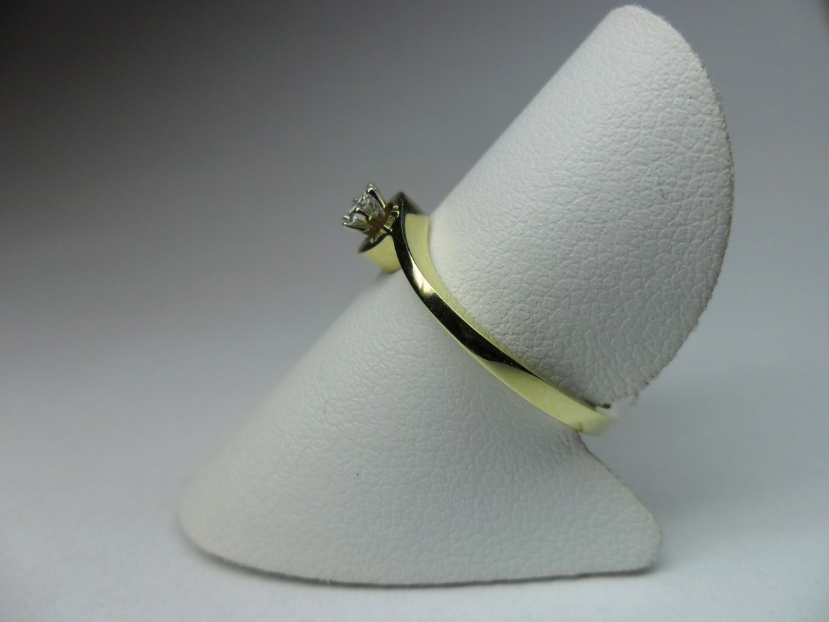 Gedraaide Fantasie Ring Zwaar Geelgoud 1st.